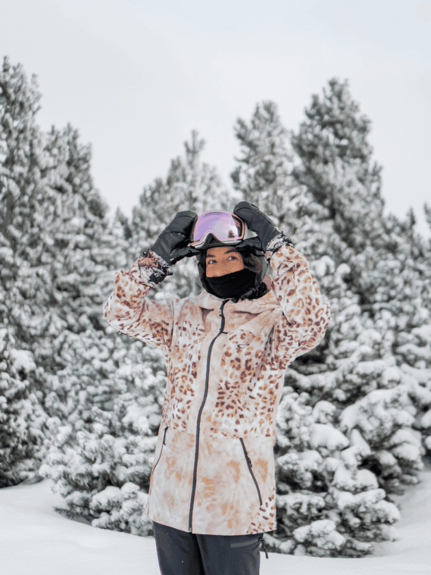 Laura - @outdoorswithlau